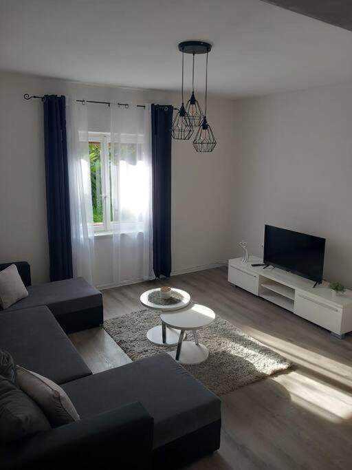 Apartment Dora-100M From The Central Beach Makarska Dış mekan fotoğraf