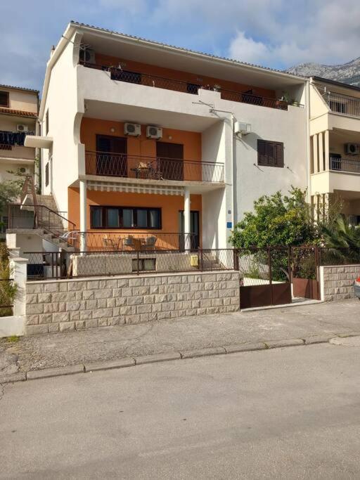 Apartment Dora-100M From The Central Beach Makarska Dış mekan fotoğraf