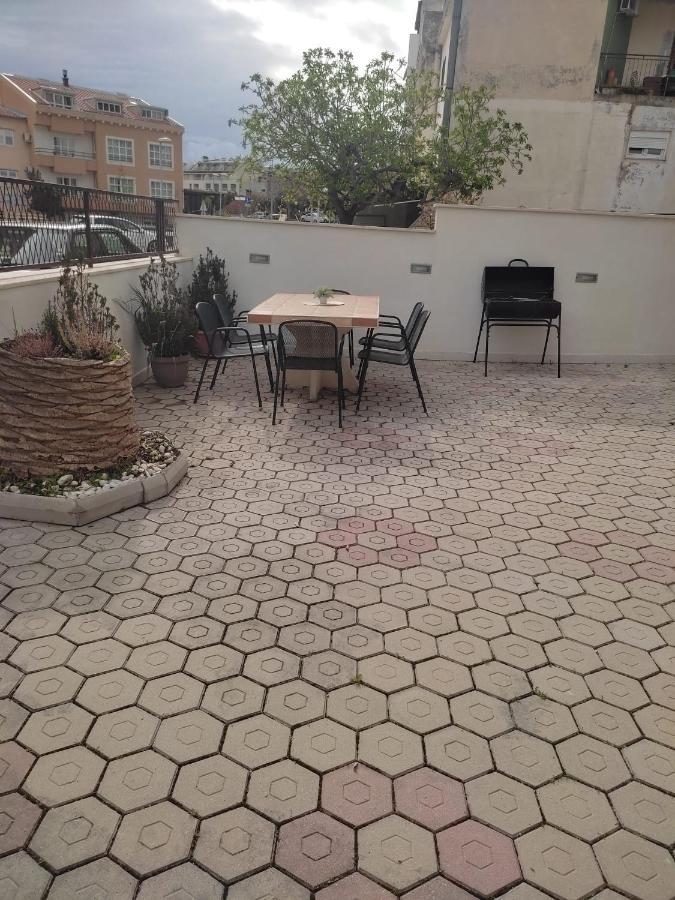 Apartment Dora-100M From The Central Beach Makarska Dış mekan fotoğraf