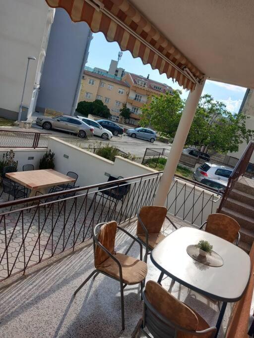 Apartment Dora-100M From The Central Beach Makarska Dış mekan fotoğraf